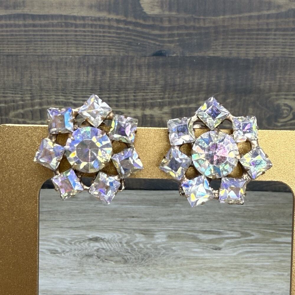 Vintage Weiss Signed Aurora Borealis Rhinestone Prong Set Clip On Earrings
